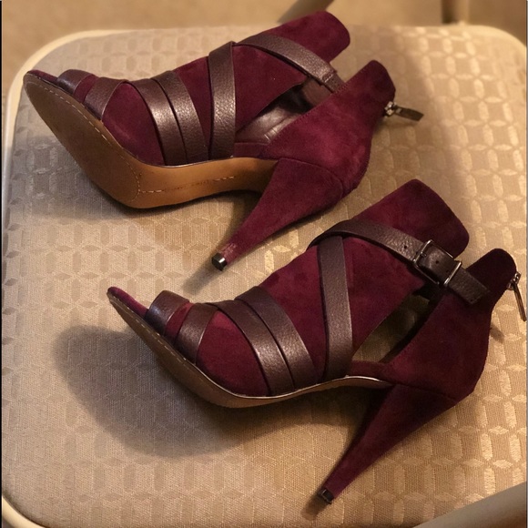 Cutout leather/suede booties. - Picture 3 of 7